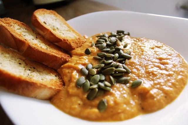 Pocit úzkosti: Jak se s ním vypořádat 6 Jak může strava ovlivnit naši psychiku a pomoci s úzkostí?